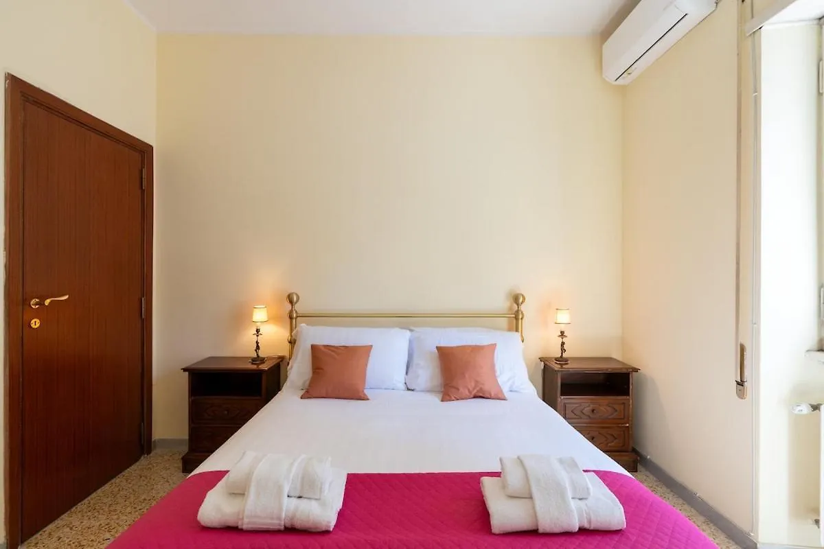 Apartamento Colosseum 15 Minutes Away Big, Bright & Central Roma