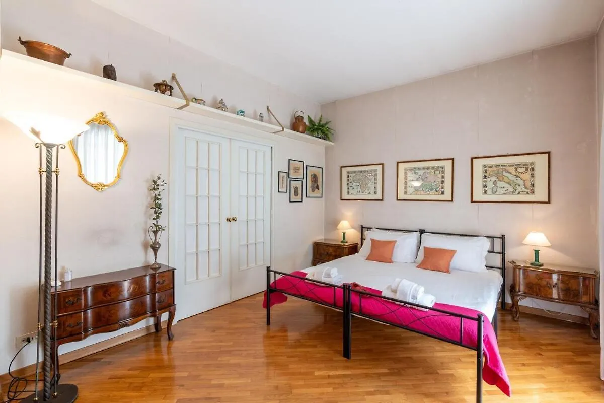 Colosseum 15 Minutes Away Big, Bright & Central Roma Apartamento