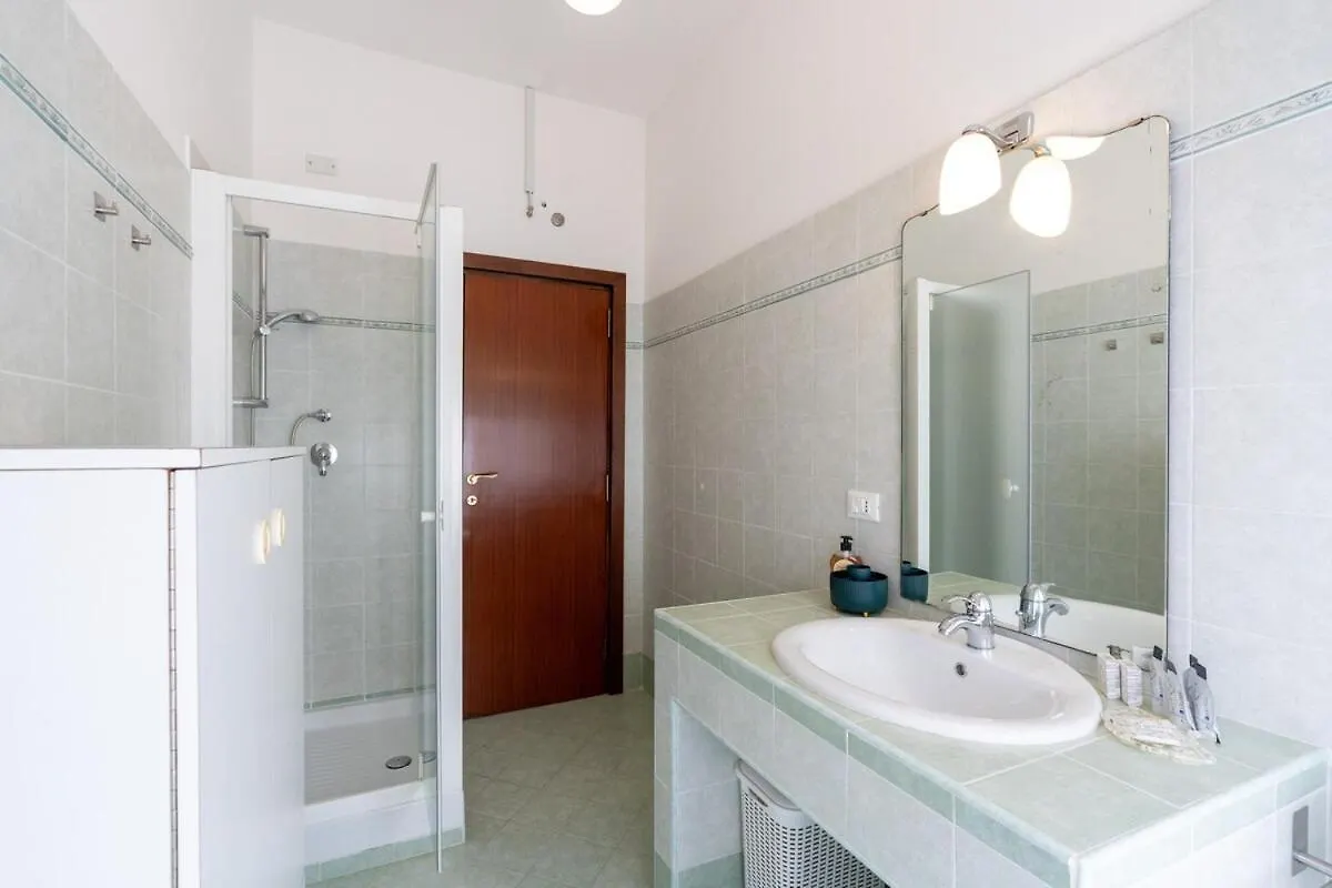 Colosseum 15 Minutes Away Big, Bright & Central Roma Apartamento