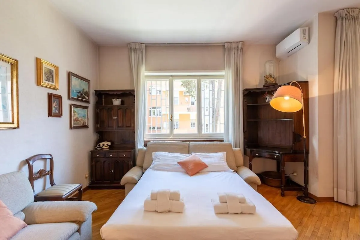 Apartamento Colosseum 15 Minutes Away Big, Bright & Central Roma