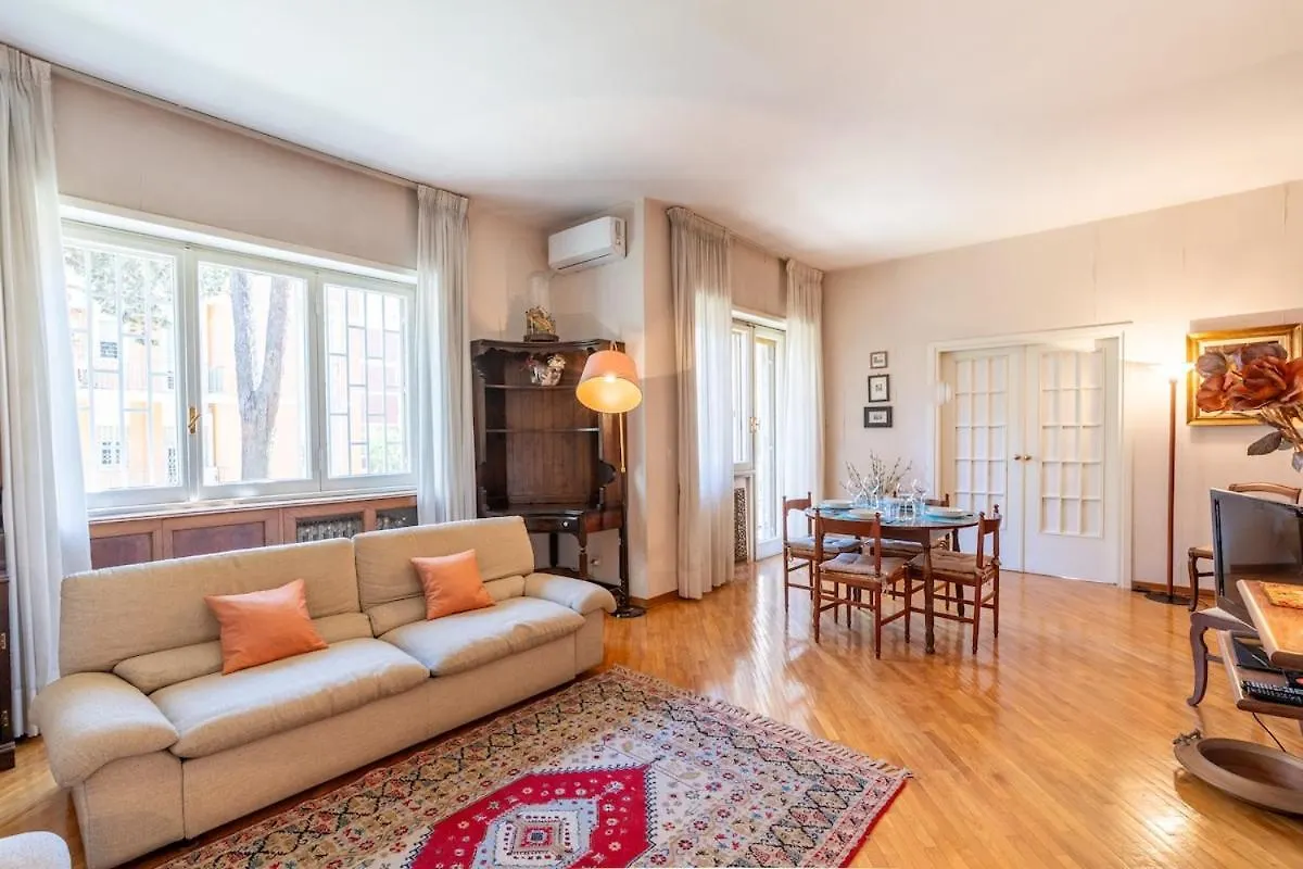 Colosseum 15 Minutes Away Big, Bright & Central Roma Apartamento