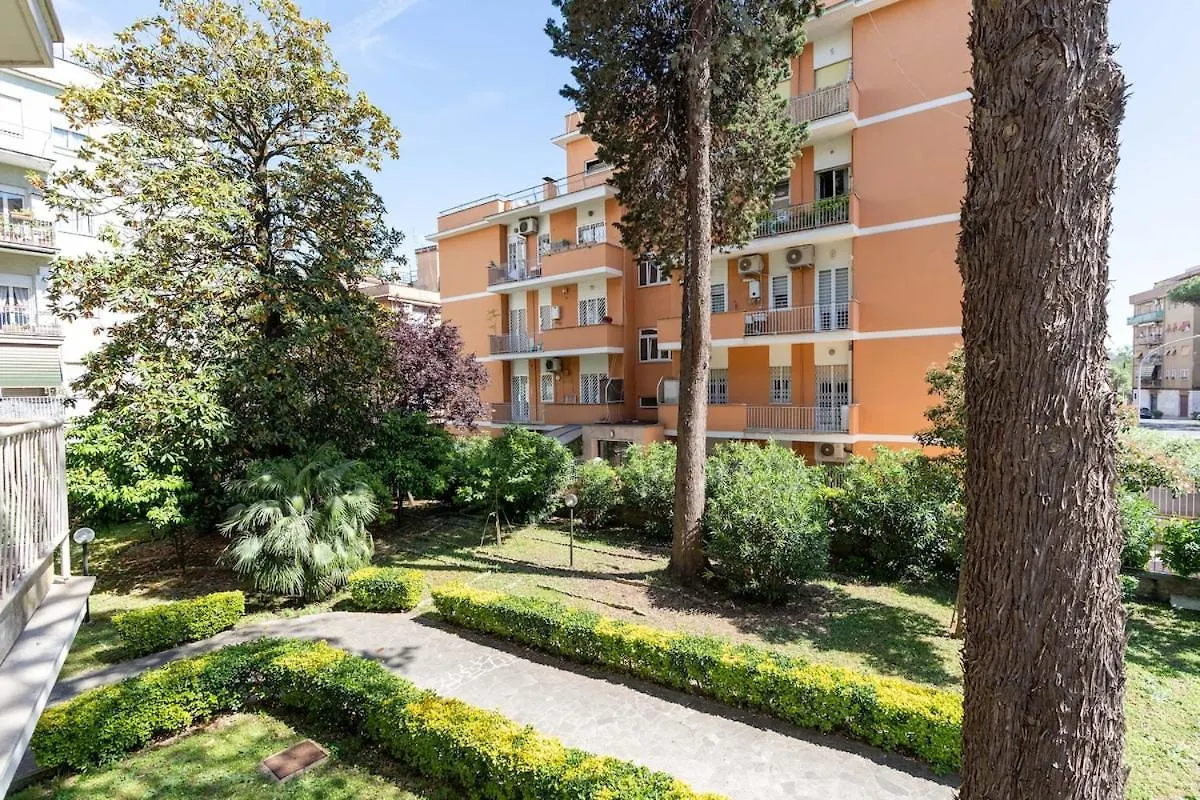 Colosseum 15 Minutes Away Big, Bright & Central Roma Daire